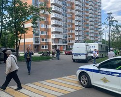 "А как теперь спать?" Москвичи, к которым в дом залетел дрон, поговорили с журналистами