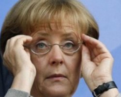 Меркель призвала, спасая евро, спасти Европу