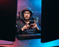 "Россия продолжает киберунижать": в Сеть слили базу данных страховщиков МТСБУ