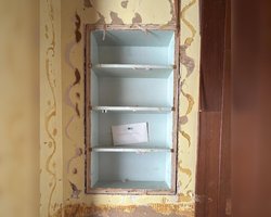 Чоловік робив ремонт і знайшов послання з минулого: від прочитаного у нього відняло мову (фото)