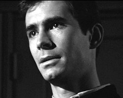 В США снимут сериал о детстве маньяка Нормана Бейтса из фильма "Психо"