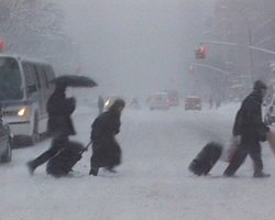В Крыму штормовое предупреждение продлили до понедельника