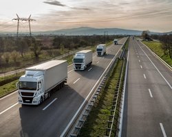 Блокада кордону польськими перевізниками затримує військову допомогу ЗСУ, — Reuters