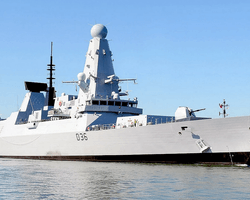 "Шел в украинских водах", - в Британии ответили на слова Путина о "нарушении границ" Defender