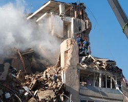 Удар Х-101 по Тернополю: аналитик разобрал кадры прилетов ракет РФ и масштабы разрушений (видео)