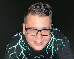 "Я не готовий вбивати": репер Walkie T стрибнув із багатоповерхівки через мобілізацію в РФ (відео)