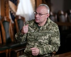 Оборонные заказы и "кадровый почерк Зеленского". Что стало причиной замены Хомчака на Залужного