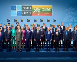 В НАТО заявили, что КНР бросает вызов безопасности блока: Пекин резко отреагировал, — СМИ