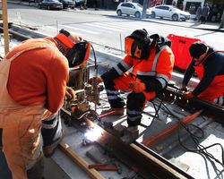 Им готовы платить больше. Кого на самом деле ищут работодатели и как меняется уровень зарплат