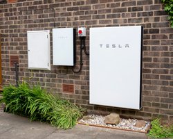 Найкращі сонячні акумуляторні батареї: характеристики та ціни в Україні (фото, відео)