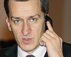 Избирательный штаб сына Азарова возглавил чиновник, подозреваемый во взяточничестве, - СМИ