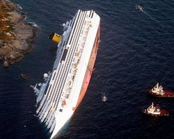 Затонувший лайнер Costa Concordia разграбили дайверы-мародеры, - СМИ