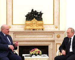 Лукашенко оправдал вторжение РФ и обвинил Украину в подготовке атаки на Беларусь (видео)