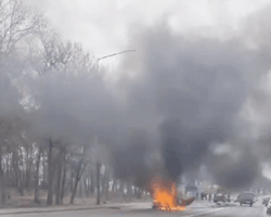 В Белгороде попала под обстрел машина: РДК рассказал, кто находился за рулем (видео)