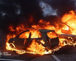 В Харькове ВС РФ ударили КАБом по трассе: есть погибшие, в машинах остаются люди, — Терехов