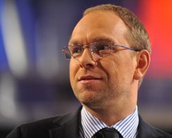 Власенко опроверг информацию о том, что Тимошенко качает пресс и поднимает штангу