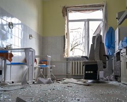 У Києві під час атаки РФ пошкоджено Інститут отоларингології: є поранені, — МОЗ (фото)