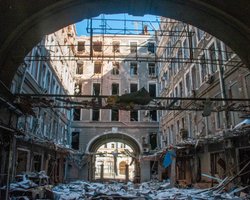 "Еб…шим дальше". Как живет Харьков под постоянными обстрелами