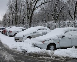 Хмельницкий завалило снегом