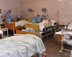 Третья волна COVID-19: Украина обновила максимумы по ИВЛ и реанимациям