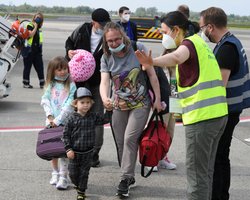 ТОП-10 стран для беженцев из Украины: финансовая помощь, работа, медицина, обучение детей