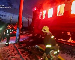 Росія атакувала потяг на Харківщині: Зеленський повідомив про 4 загиблих (відео, оновлено)