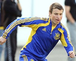 Все матчи Евро сборная Украины должна играть во Львове, - Ротань