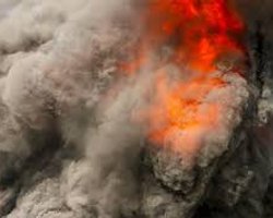 По факту пожара на складе боеприпасов под Мариуполем открыто уголовное дело