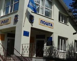 Партия регионов начала вывешивать свои флаги на госучреждениях вопреки закону, – СМИ