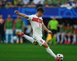 10,3 млн подписчиков в Instagram: 19-летний игрок сборной Турции набрал миллион фанатов на Евро (видео)