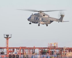 Франция задержала танкер теневого флота РФ: Макрон озвучил детали