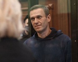 Навального посадили: суд в Москве вынес приговор оппозиционеру