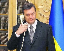 Янукович работает по 14 часов в сутки, - советник