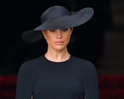 Меган Маркл поглядом підтримувала принца Гаррі під час похорону королеви Єлизавети