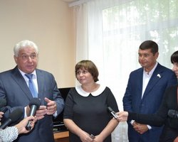 Киевский губернатор отвергает обвинения в ведении агитации за Партию регионов