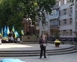 Порошенко хочет внести изменения в Конституцию