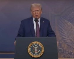 В Давосе Трамп описал план давления на РФ для завершения войны: детали (видео)