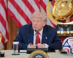 Участь у ЧС з футболу-2026: Трамп знайшов несподіваний спосіб зупинити війну в Україні