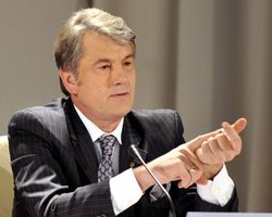 Ющенко: то, что делает Тимошенко - это цыганский табор