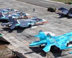 Будують укриття від дронів: як Росія змінює підхід до захисту літаків на авіабазах (фото)