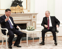 Нефть для Пекина, торговля и переход РФ на юани: о чем говорили Путин и Си Цзиньпин в Кремле