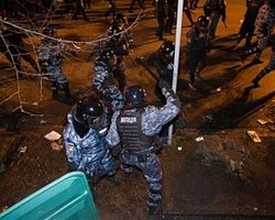 В Крепостном переулке силовики избили съемочную группу 5 канала 