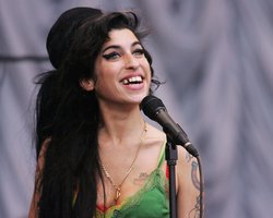 Альбом Эми Уайнхаус стал записью десятилетия в Великобритании