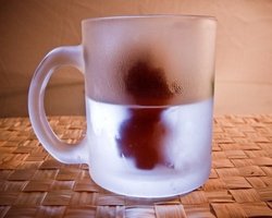 Бухгалтер окатила кипятком налоговика, пришедшего с обыском