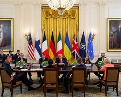 "Отключить реальность": лидеры ЕС решили вместо Украины говорить с Трампом о Гренландии, — FT