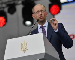 99% членов Фронта змін пока не вступили в Батьківщину