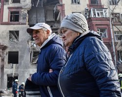 В новый год — с новыми пенсиями. Кому и на сколько повысят выплаты в 2024 году