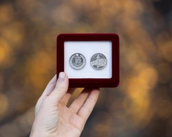 До річниці визволення Херсонщини: НБУ ввів в обіг нову монету (фото)