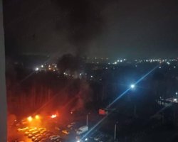 Российский Орел атаковали ракеты "Фламинго": небо над городом пылает от обломков, — соцсети (видео)