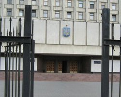 Оппозиция и ЦИК настаивают на отдельном законе о перевыборах в округах